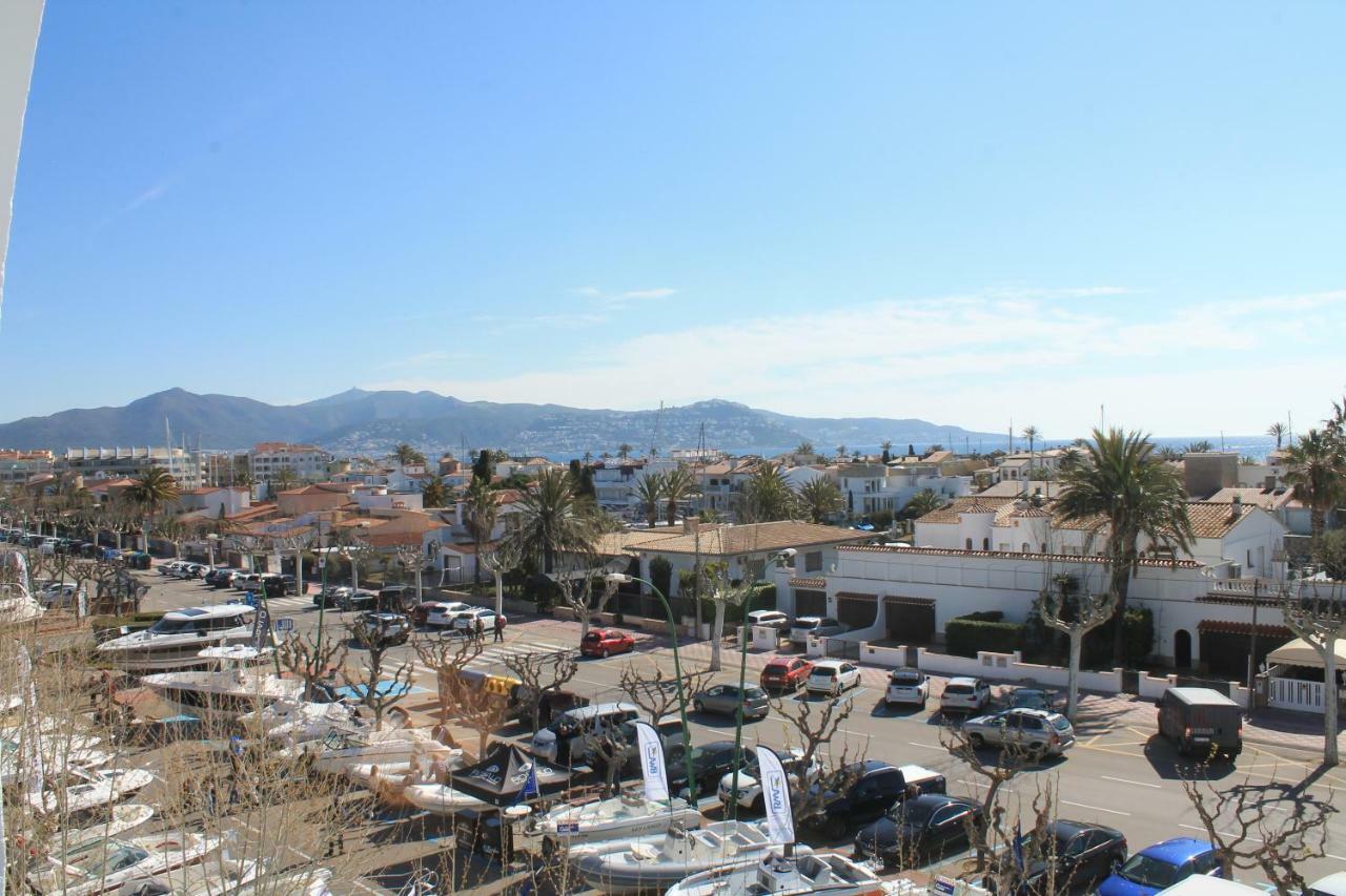 Absolute Apartment Empuriabrava Eksteriør billede